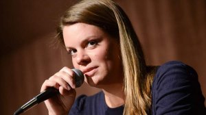 Поэтесса Вера Полозкова объявлена в розыск в России