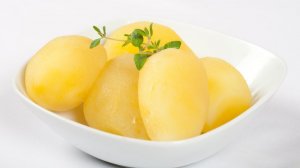 Отварная картошка на обед.