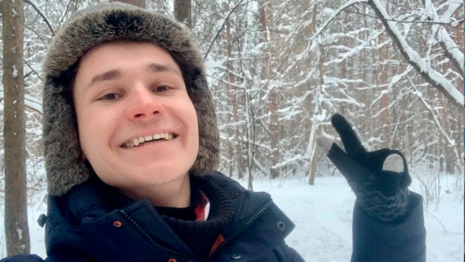 俄罗斯男子为他亲爱的中国观众演唱流行中文歌曲 || 练习中文口语 смотреть онлайн