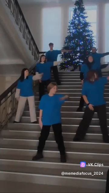 «Мальчик попа-а-л, а как он стесняется...»А мы не стесняемся! смотреть онлайн