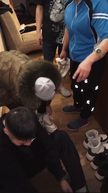 БОГАТАЯ И ЩЕДРАЯ ВАЛЯ! НИЧЕГО НЕ ЖАЛКО ДЛЯ РОДСТВЕННИКОВ МОНГОЛА смотреть онлайн