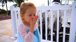 disney-frozen-sleigh-ride-and-saving-toys