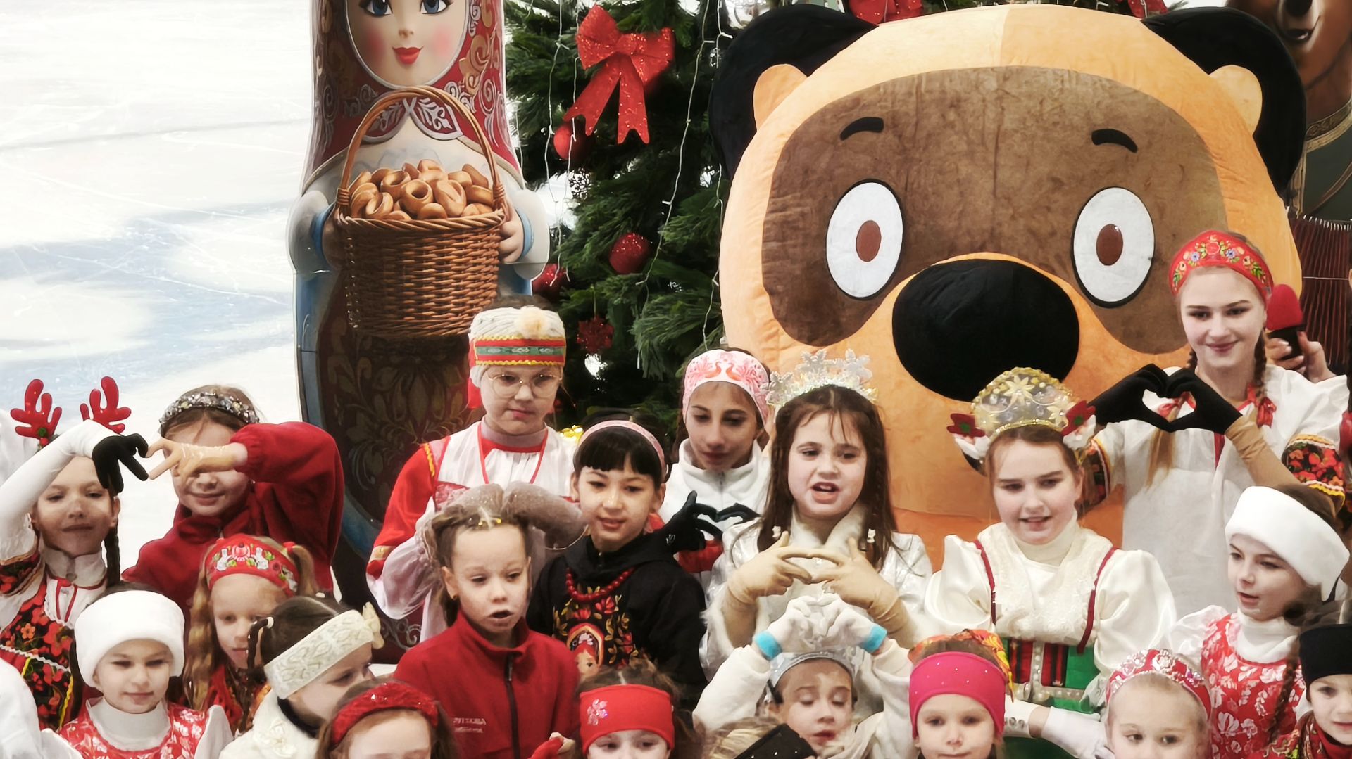 новый год! на ледовой арене смотреть онлайн