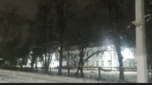 СТАРУХА🙋 ВЫШЛА,а МОЖЕТ ее ВЫТАЛКАЛИ☝️😲🤭на ВЕЧЕРНИЙ ПРОМЕНАД❄️❄️❄️