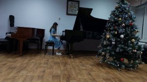 Кристова Ирина, 14 лет, вокально-хоровое отделение(хоровое пение), ДМШ N3, г.Белгород