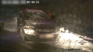 Полицейские применили огнестрельное оружие для задержания водителя автомобиля