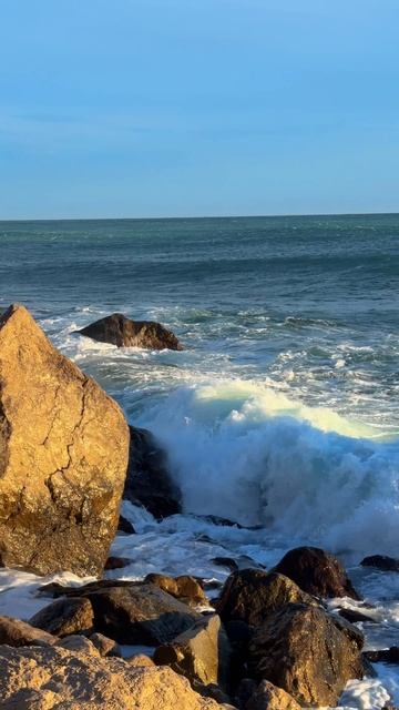 Красота моря в Крыму. Кастрополь 2026 шум моря и волны #крым2026 #кастрополь #кастрополь2026 #море смотреть онлайн