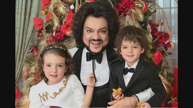 Год был по-семейному теплым и добрым. Сводил маленького тогда еще Мартина первый раз в студию смотреть онлайн