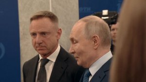 Владимиру Путину в МФТИ рассказали про гонконгский грипп