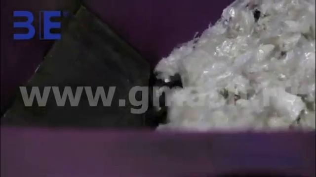 Разрыхлитель тюков стрейч пленки на базе одновального шредера