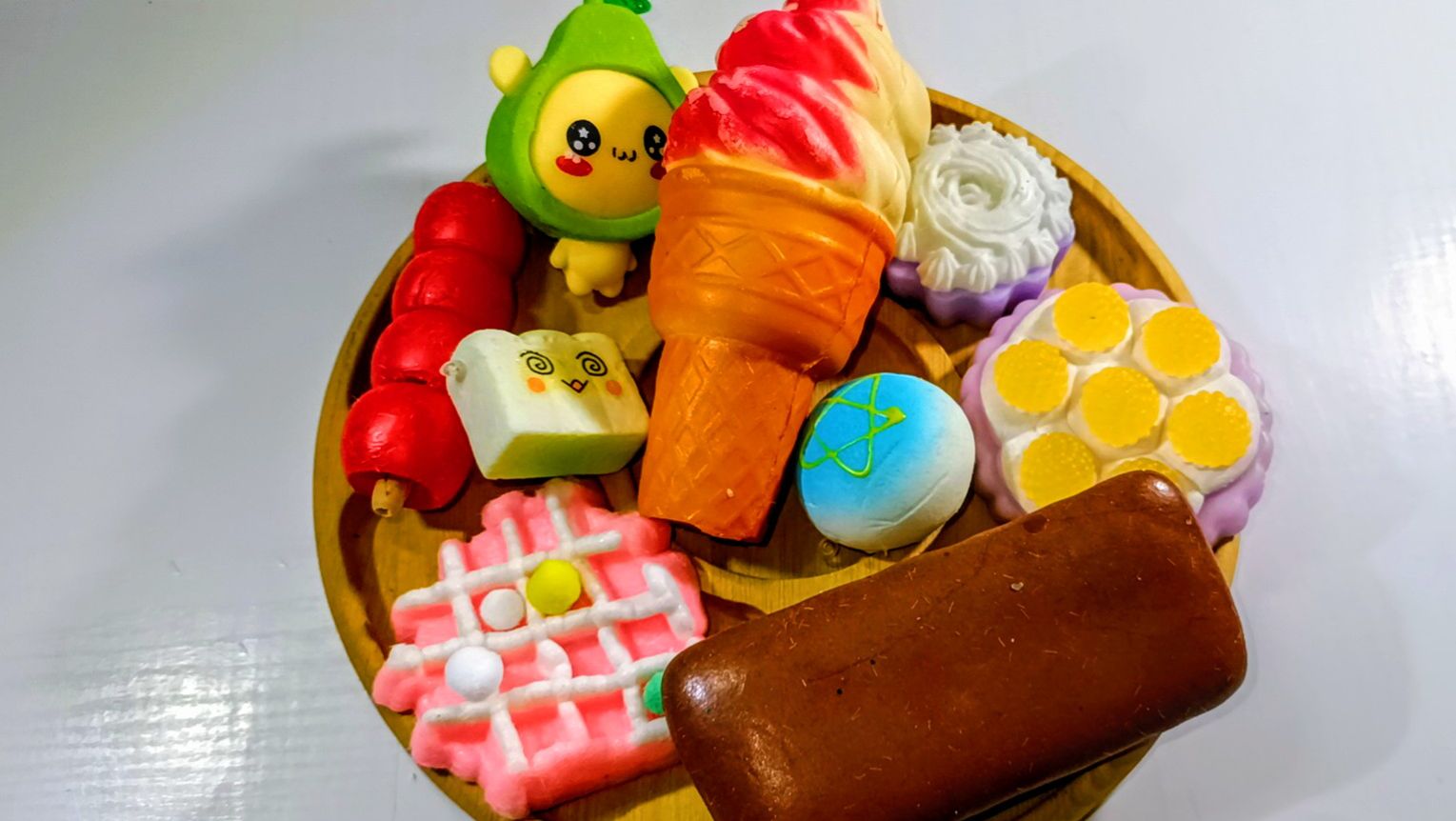 АСМР шоколадный 🍨🍡💝 распаковка АСМР силиконовая еда🍫🍬🍩приятные звуки АСМР 👀 смотреть онлайн