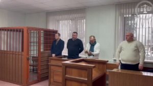 Подполковника и майора полиции уволили за взятку удобрениями на Кубани