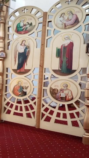 Божественная служба в храме Святой Троицы