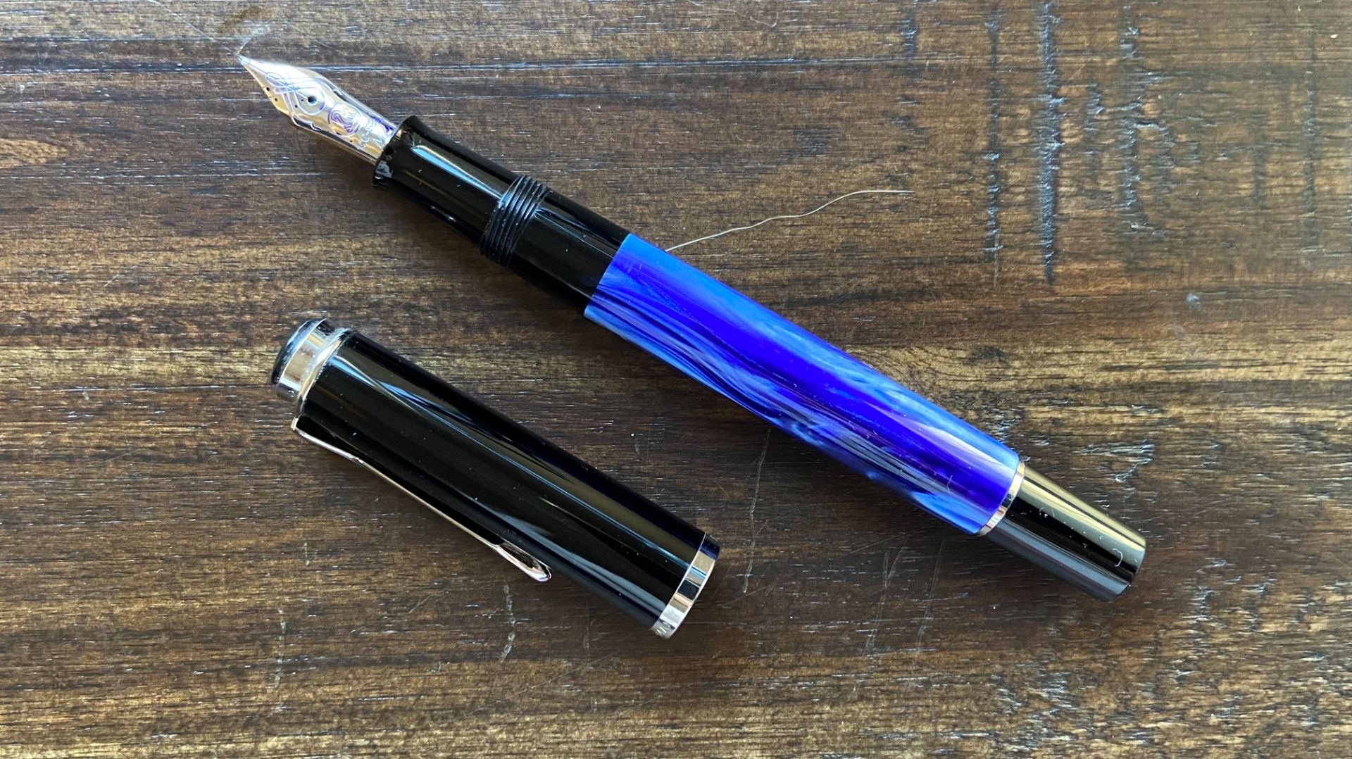 Перьевая ручка Pelikan M205 Blue Marble с золотым пером от M400 смотреть онлайн