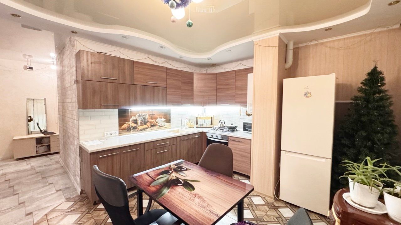 Обзор 1- комнатнатной квартиры на продажу в пгт. Никита, ул. Кедровая смотреть онлайн