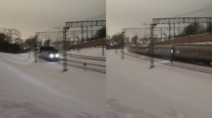 Два встречных пассажирских поезда