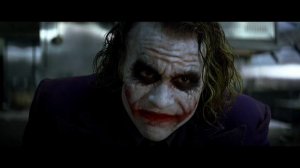 Джокер показывает фокус. Тёмный рыцарь