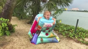 Настя путешествует в волшебной игровой палатке