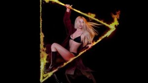 Ava Max - Don't Click Play