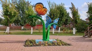 Композиция из стеклопластика "Бабочки на травинке". г.Спас-Клепики