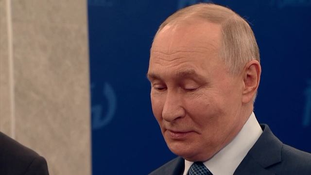 «Колет лёд без ограничений!»: Путин о технологии России в Арктике, которой нет аналогов смотреть онлайн