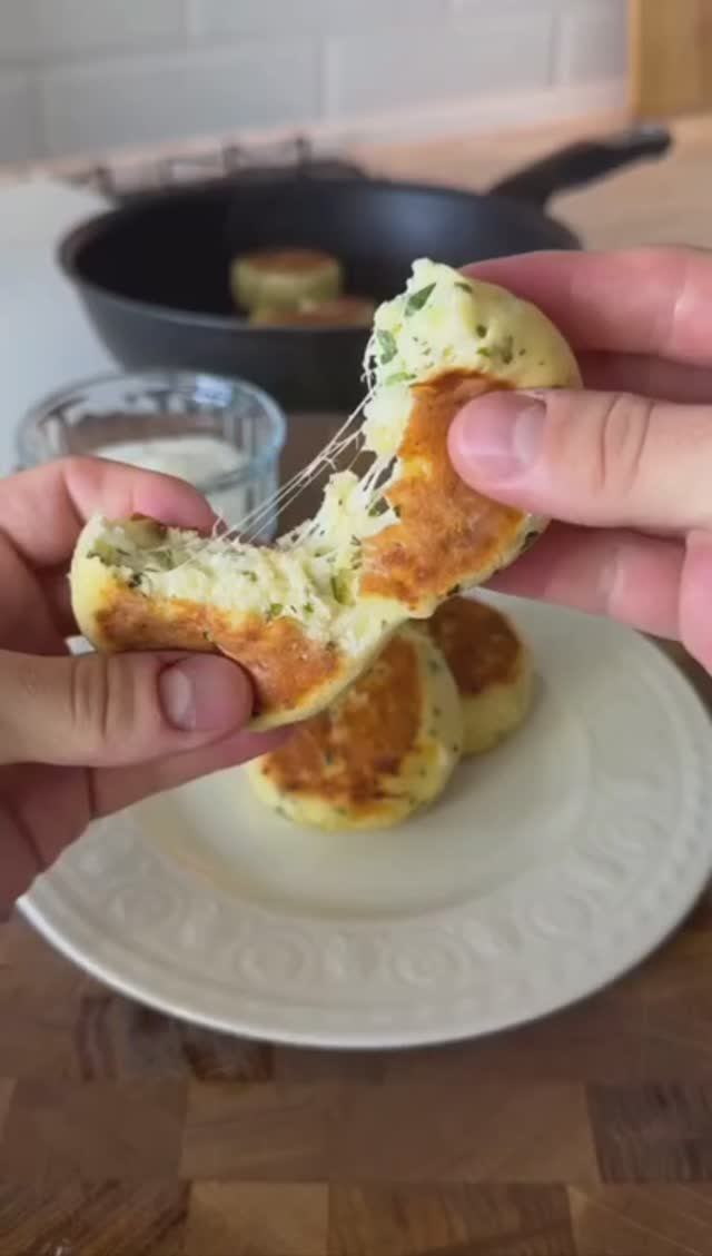 🥞Несладкие сырники #насковороде смотреть онлайн