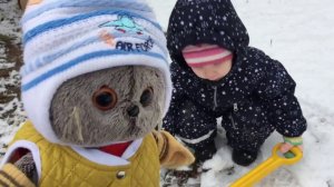 Первый снег. Прогулка БАСИКОВ с Ритулей / Семейка Басиков и Мисс Фаина