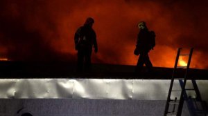 В Воронежской области обломки беспилотника вызвали пожар на крыше дома