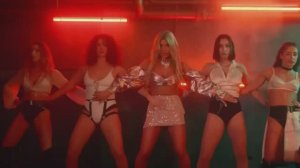 "Joli Garcon"  Лолита Джоли