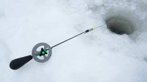 Сахалинских рыбаков унесло на отколовшейся от берега льдине