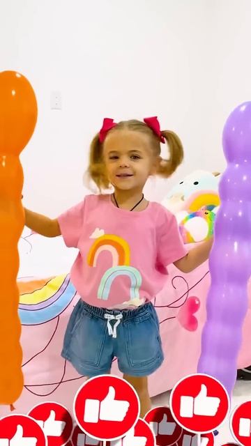 Kids learn to sharing toys and play with balloons смотреть онлайн