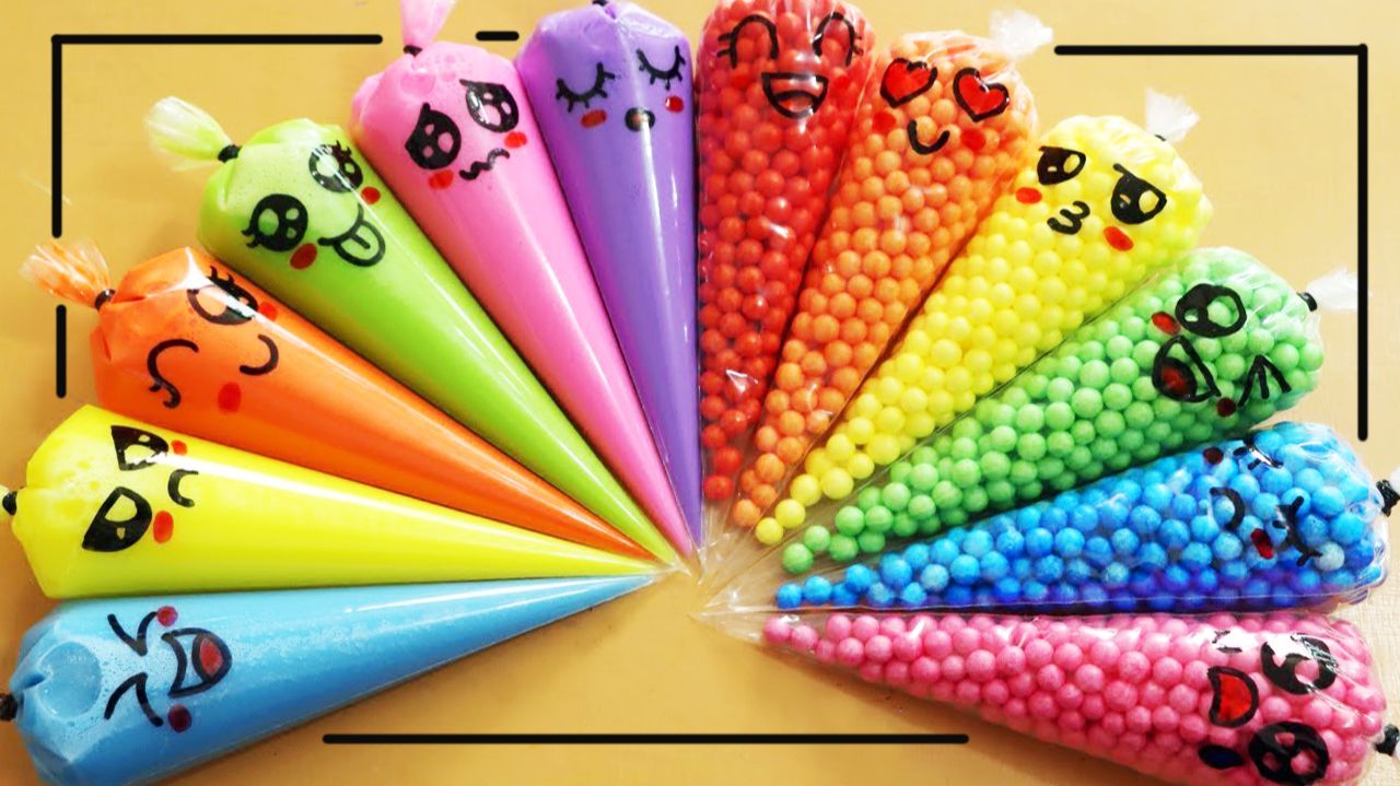 Мультики для малышей. Залипательный слайм из шариков и мешков. Смотреть онлайн мультики детям. смотреть онлайн