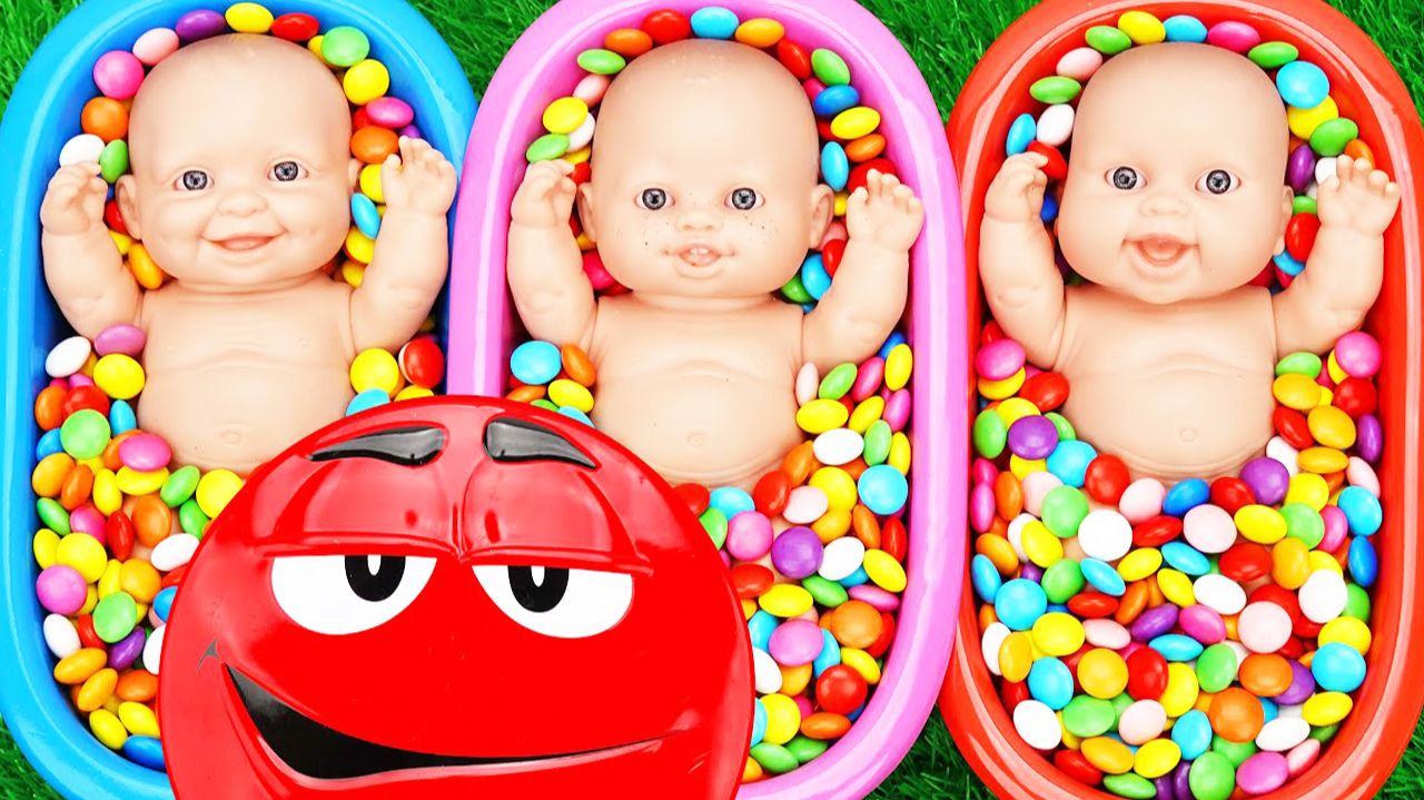 Мультики для детей. Мини кукляшки с яркими шариками в ванночках. Смотреть мультики для малышей. смотреть онлайн