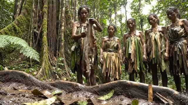 Племя Караваи против пум. смотреть онлайн