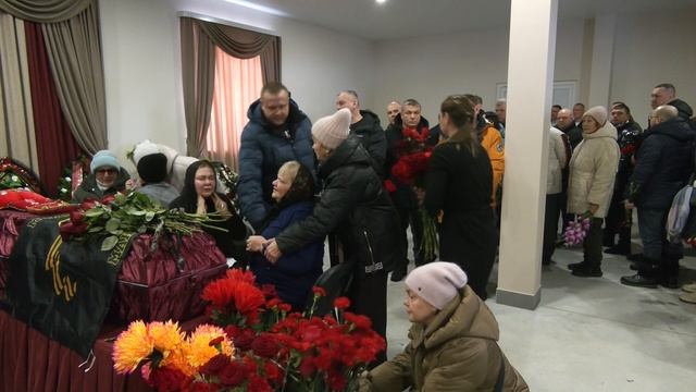 В Каменске-Уральском простились с погибшим на СВО Вишняковым Алексеем, ветераном МВД. смотреть онлайн