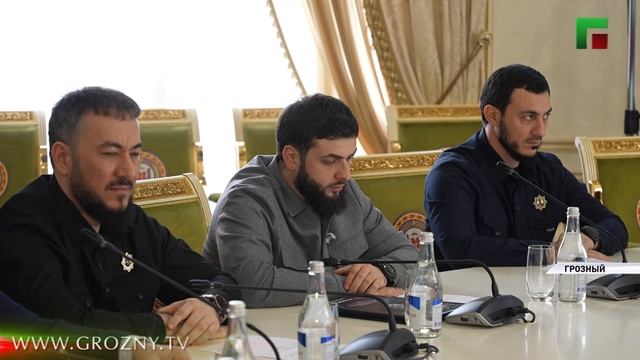 Рамзан Кадыров провел расширенное совещание смотреть онлайн