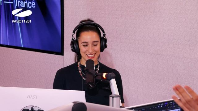 A State of Trance Episode 1261 - Guest Mix by Sarah de Warren (_astateoftrance)(1080P_HD) смотреть онлайн