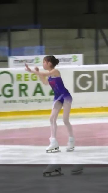 Платье работы нашей мастерской для очаровательной фигуристки Офелии Крамер из Германии смотреть онлайн