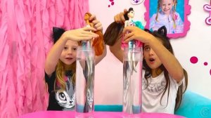 Настя и Эвелин готовят костюмы для модного шоу