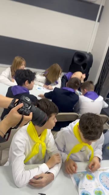 Сегодня в нашей школе проходит "Полярный квиз", посвящённый памяти Алексея Федоровича Трёшникова.... смотреть онлайн