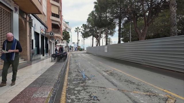 Торревьеха набережная и центр январь 2026 Коста Бланка прогулка по улицам 🌊 смотреть онлайн