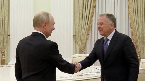 Почти четыре часа продолжалась встреча Владимира Путина с посланниками Дональда Трампа.