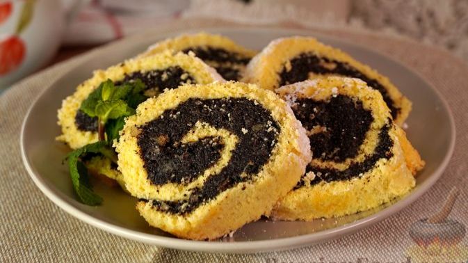 БИСКВИТНЫЙ РУЛЕТ С МАКОМ И ОРЕХАМИ смотреть онлайн