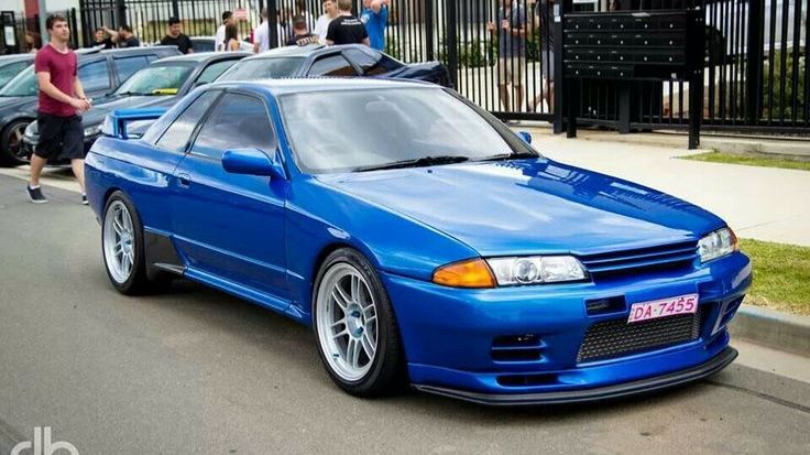 Nissan Skyline GTR R32 Nismo S-Tune от Focal Horizon в масштабе 1:64 (открывашка) смотреть онлайн