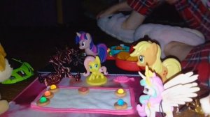 мы уничтожили главного монстра теперь Понивиль защищён