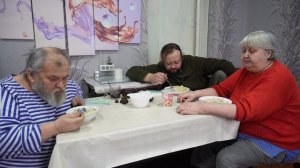 Кушаем всей семьёй маленькие пельмешки ПОДВАЛ ИЛЬИЧА жизнь в деревне