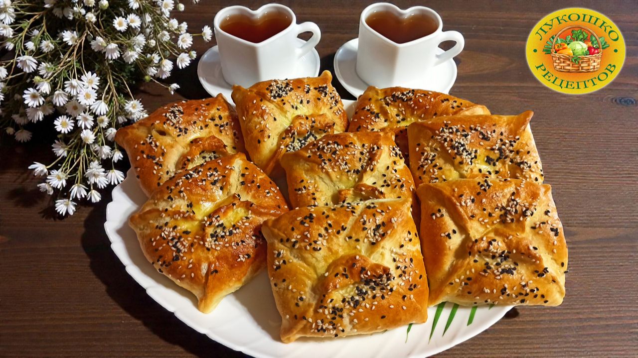 Конвертики из слоёного теста с ветчиной и моцареллой: идеальный завтрак или быстрый перекус! 🥪 смотреть онлайн