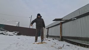 Тащу мешок с вкусняшками Деревня Утро Сибирь ПОДВАЛ ИЛЬИЧА жизнь вне города