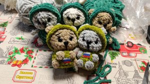 Мастер-класс Мишка солдат из плюша крючком на брелок