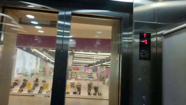 Лифты BLT Brilliant 2013 года. Саранск, ТРЦ Сити парк